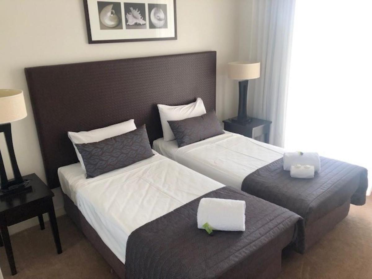 Grand Mercure Allegra Χέρβεϊ Μπέι Εξωτερικό φωτογραφία A bedroom at the hotel