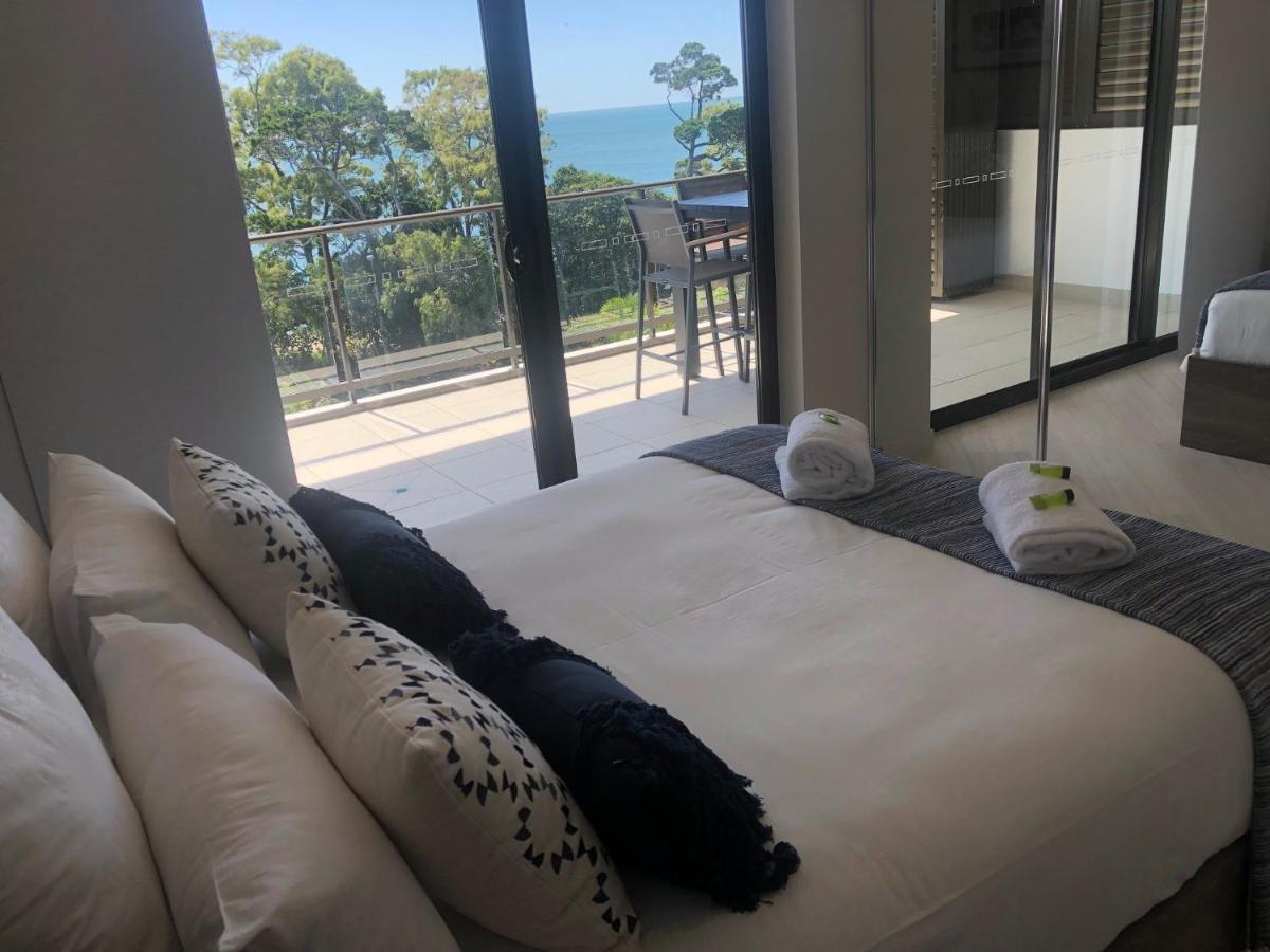 Grand Mercure Allegra Χέρβεϊ Μπέι Εξωτερικό φωτογραφία A bedroom at the resort