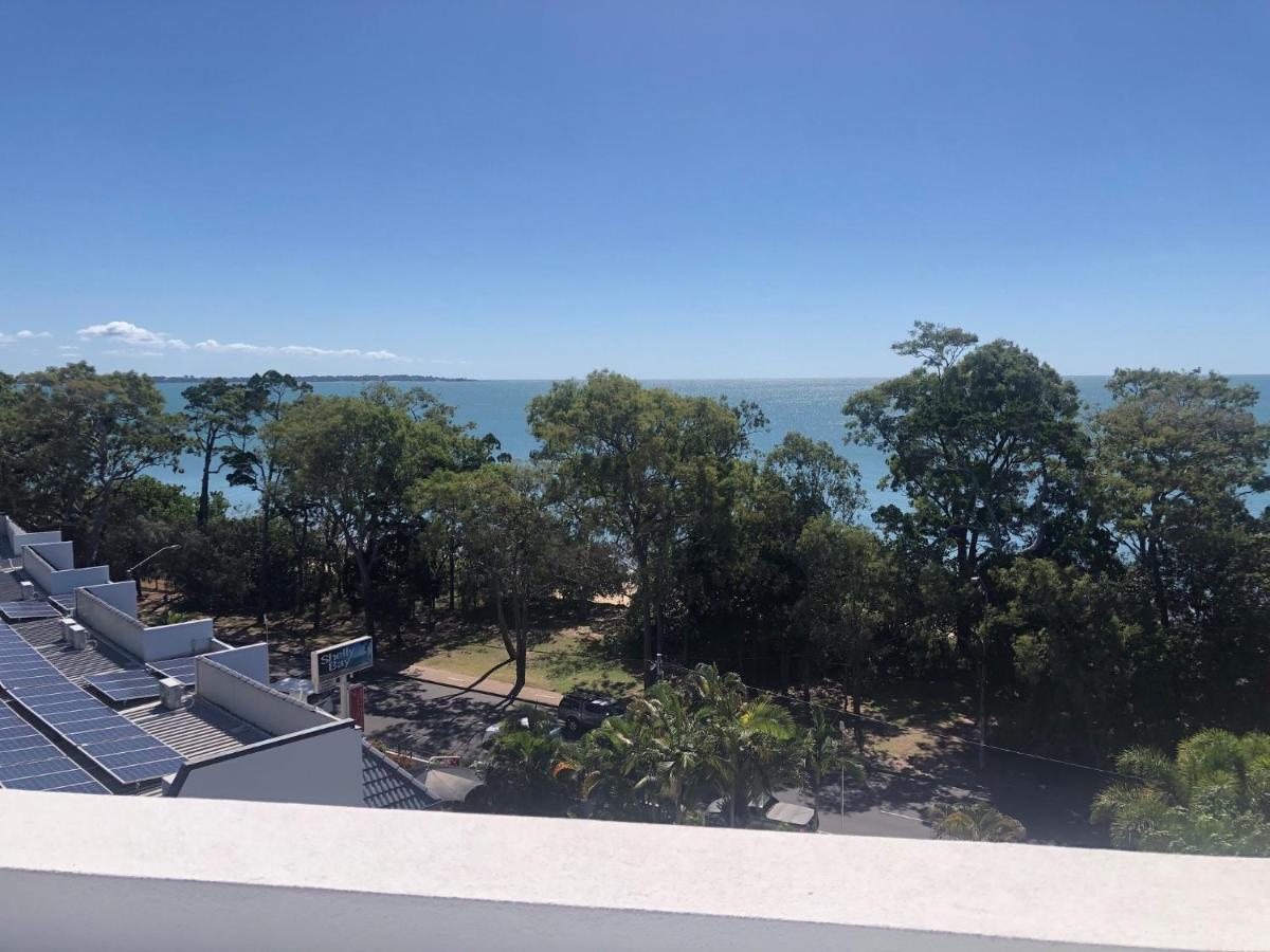 Grand Mercure Allegra Χέρβεϊ Μπέι Εξωτερικό φωτογραφία View of Moreton Bay from the University of Queensland St Lucia campus