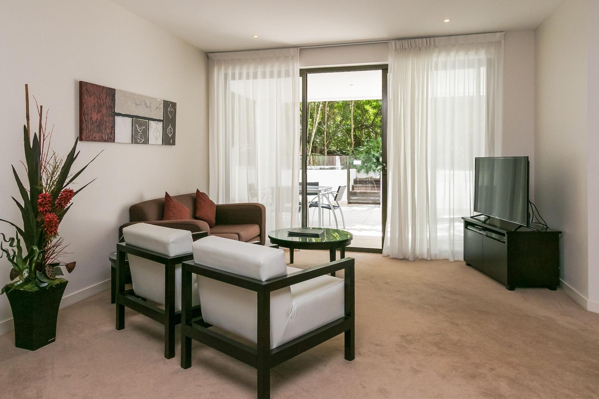 Grand Mercure Allegra Χέρβεϊ Μπέι Εξωτερικό φωτογραφία A living room