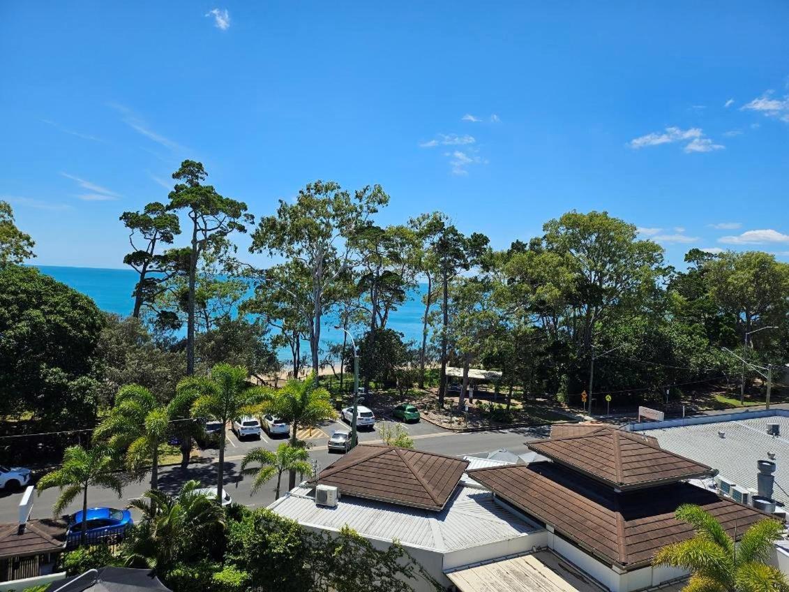 Grand Mercure Allegra Χέρβεϊ Μπέι Εξωτερικό φωτογραφία View of the beach from the hotel