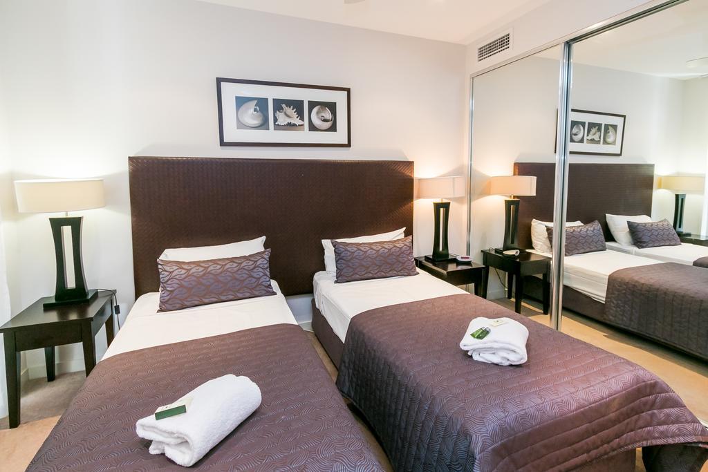 Grand Mercure Allegra Χέρβεϊ Μπέι Εξωτερικό φωτογραφία A bedroom at the hotel