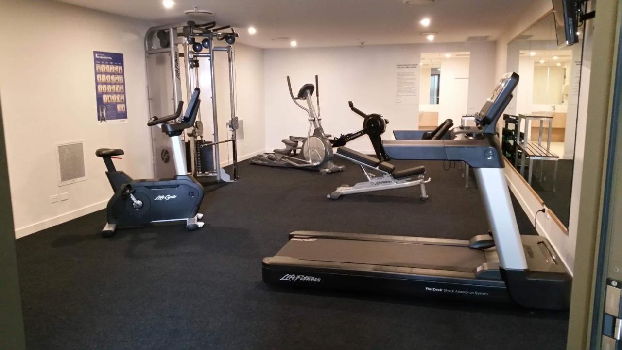 Grand Mercure Allegra Χέρβεϊ Μπέι Εξωτερικό φωτογραφία A typical gym