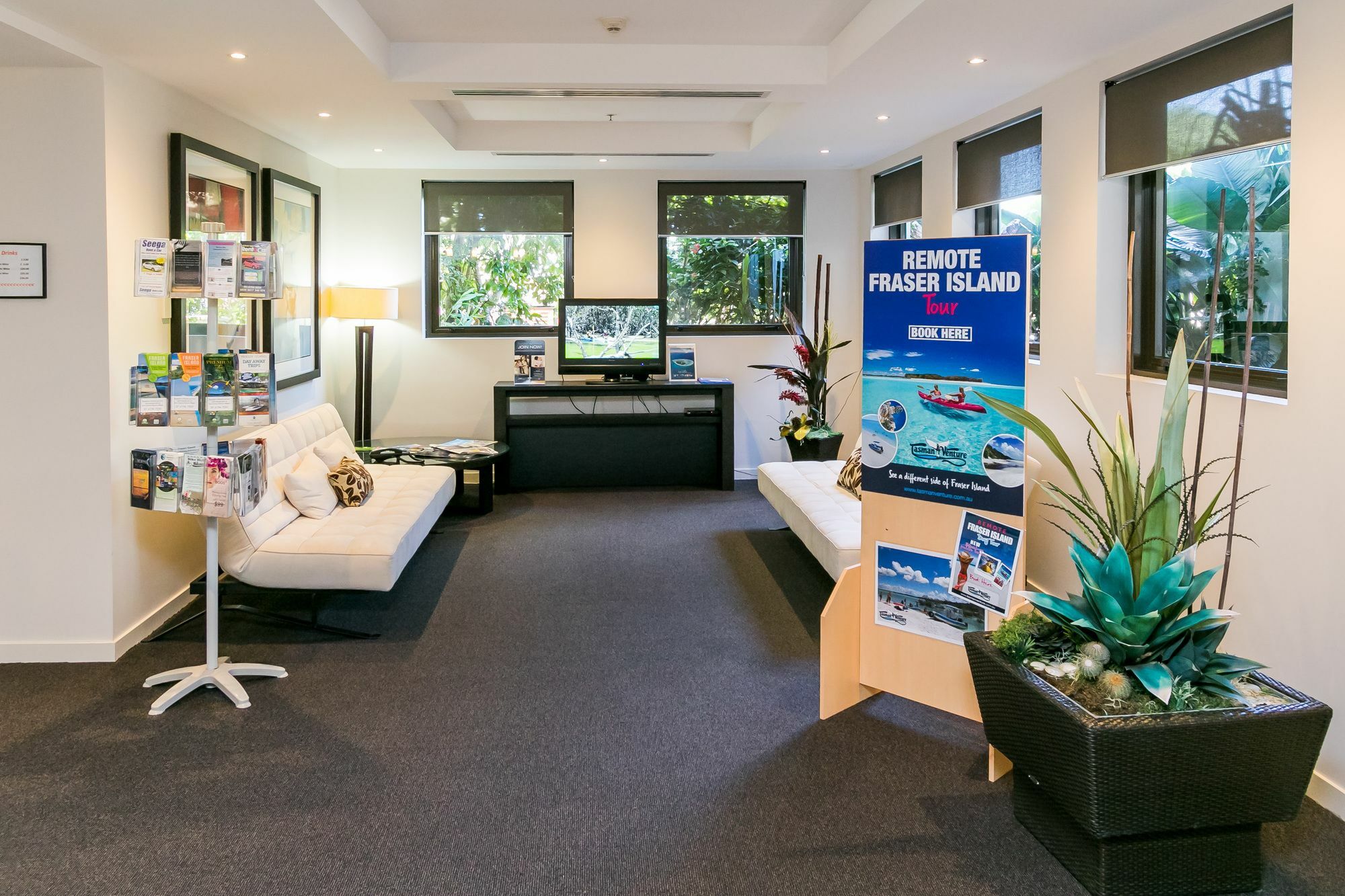 Grand Mercure Allegra Χέρβεϊ Μπέι Εξωτερικό φωτογραφία Fraser Island Visitor Centre